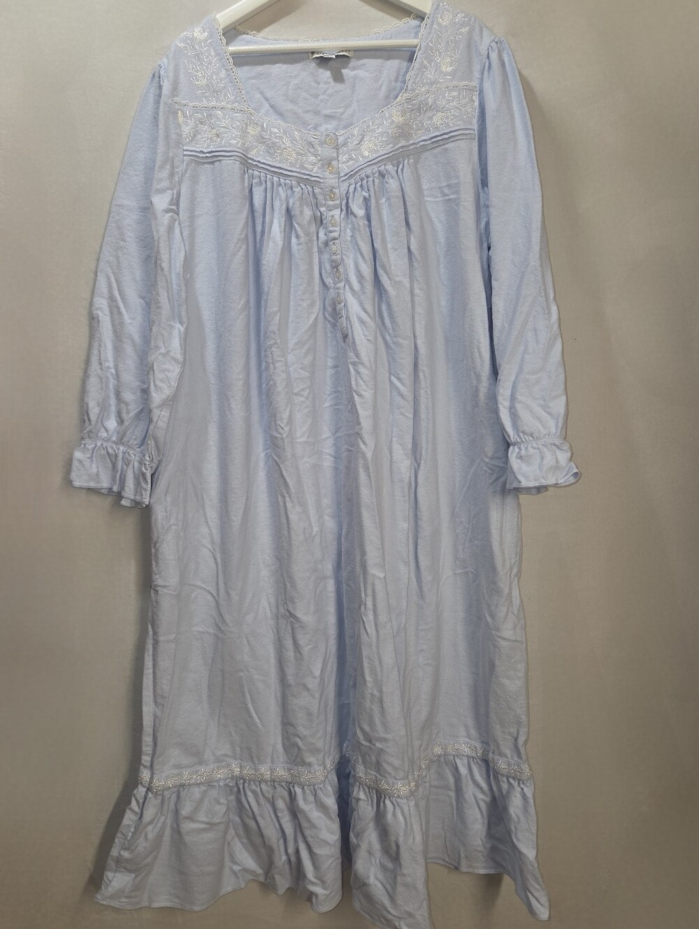 100% Cotton Eileen West Light Blue Heavy Nightgown Sz XL Ruffled Embroidered